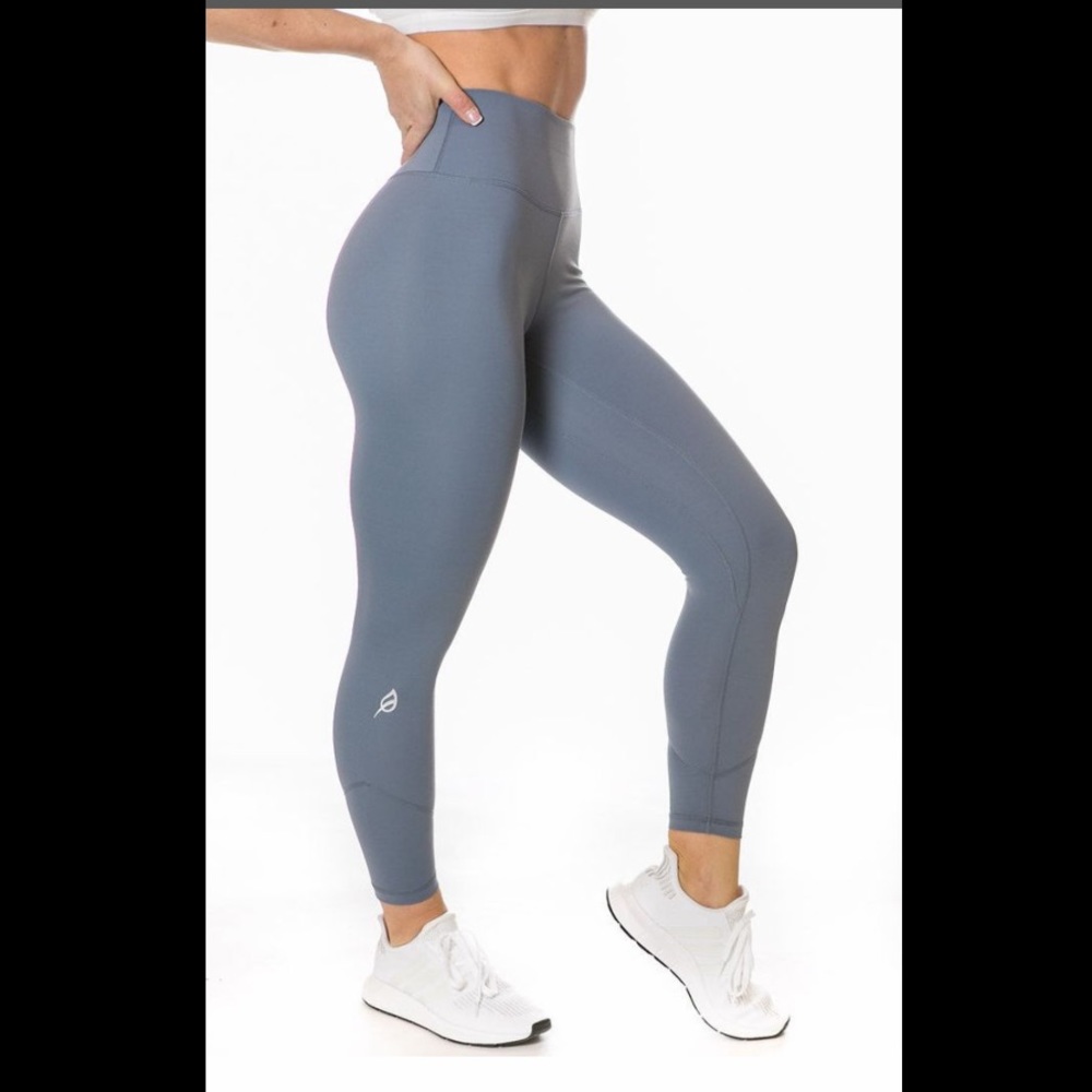 Alainah III Pigeon Blue leggings - small